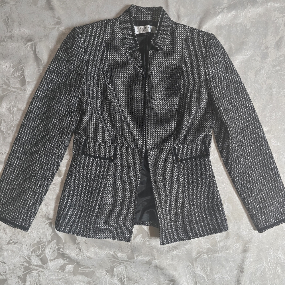 TAHARI Women Black&White Plaid Trench Blazer/Jacket size 6 Elegant Preppy Classy
